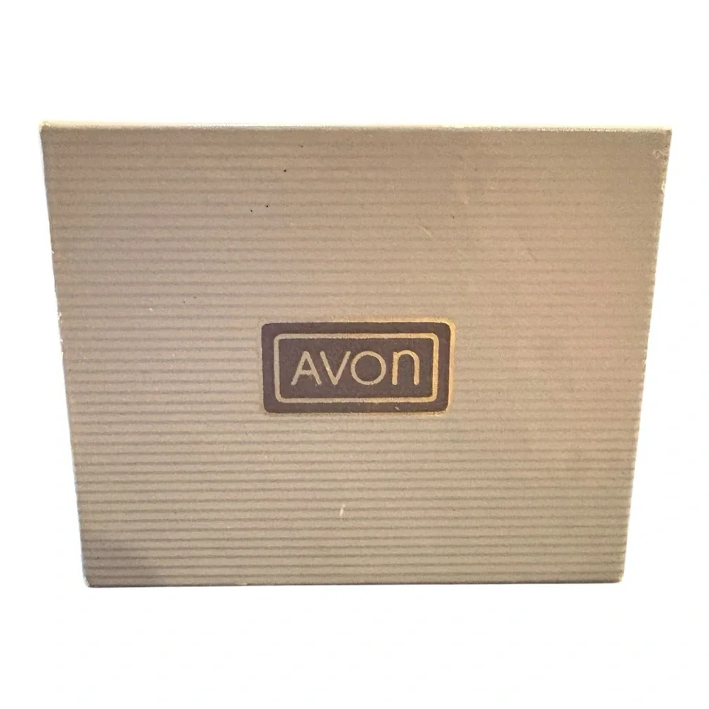Avon Vintage Faux Pearl Gold Tone Bead Bracelet 6” in Box J13